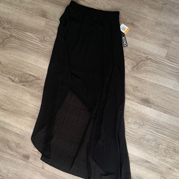 π XOXO - Wrap Skirt - Picture 2 of 8